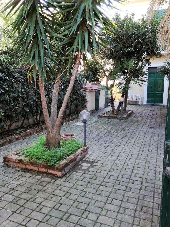 Ferienwohnung On The Sea Santa Marinella Exterior foto