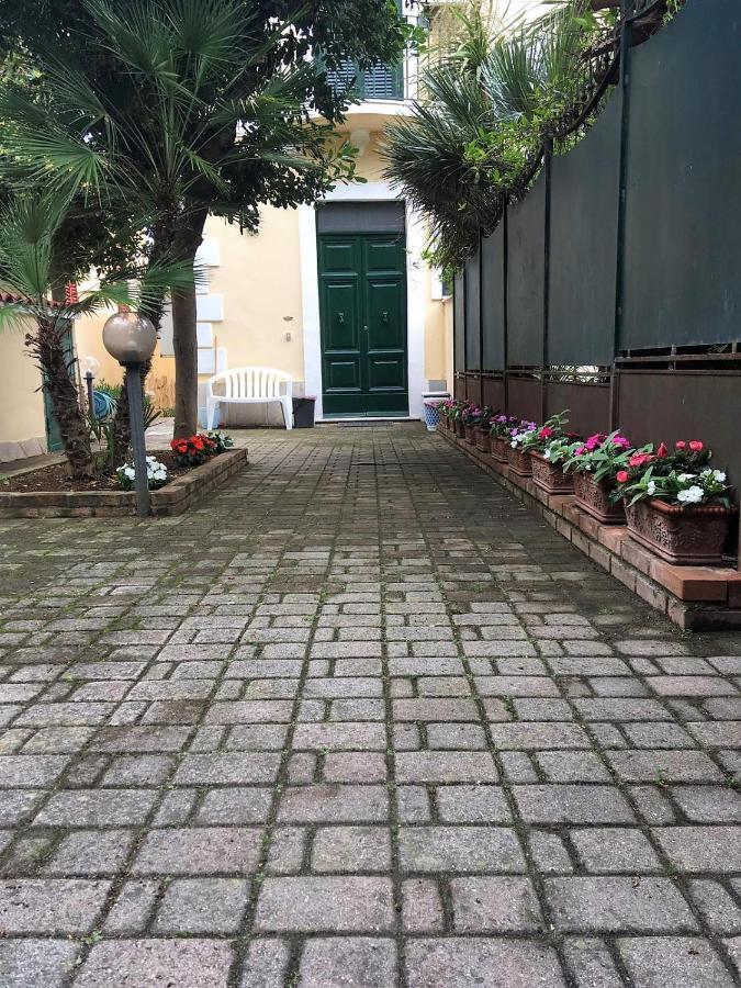 Ferienwohnung On The Sea Santa Marinella Exterior foto